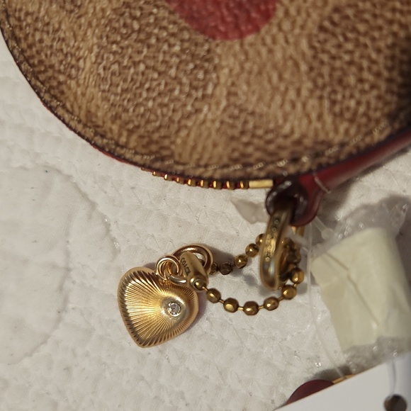 NWT Coach red heart coin change purse new ❤️ with wristlet strap - Picture 8 of 11